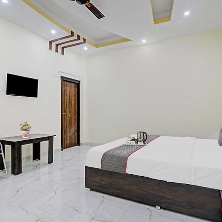 Townhouse Relax Inn Chinhat Экстерьер фото