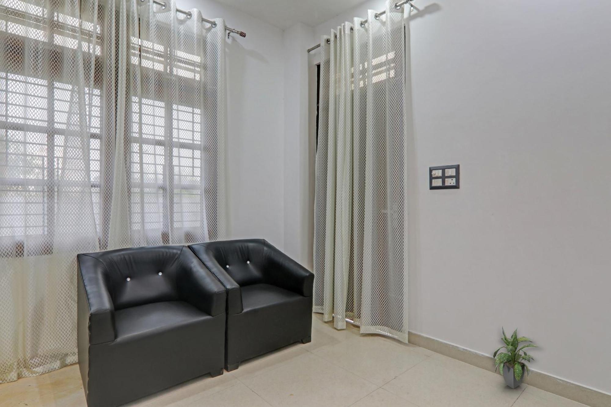 Townhouse Relax Inn Chinhat Экстерьер фото