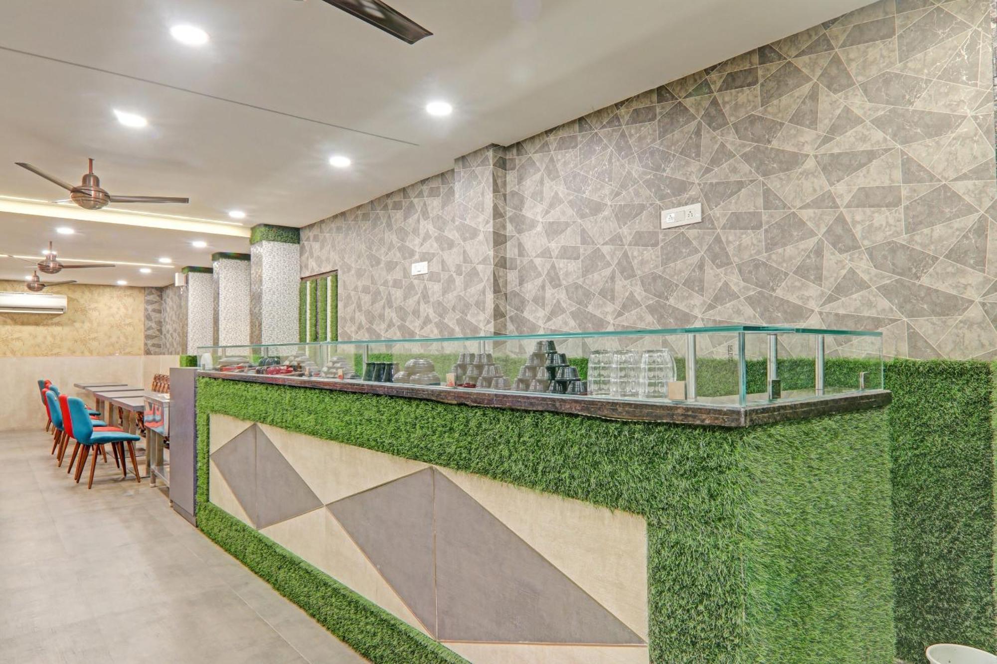 Townhouse Relax Inn Chinhat Экстерьер фото