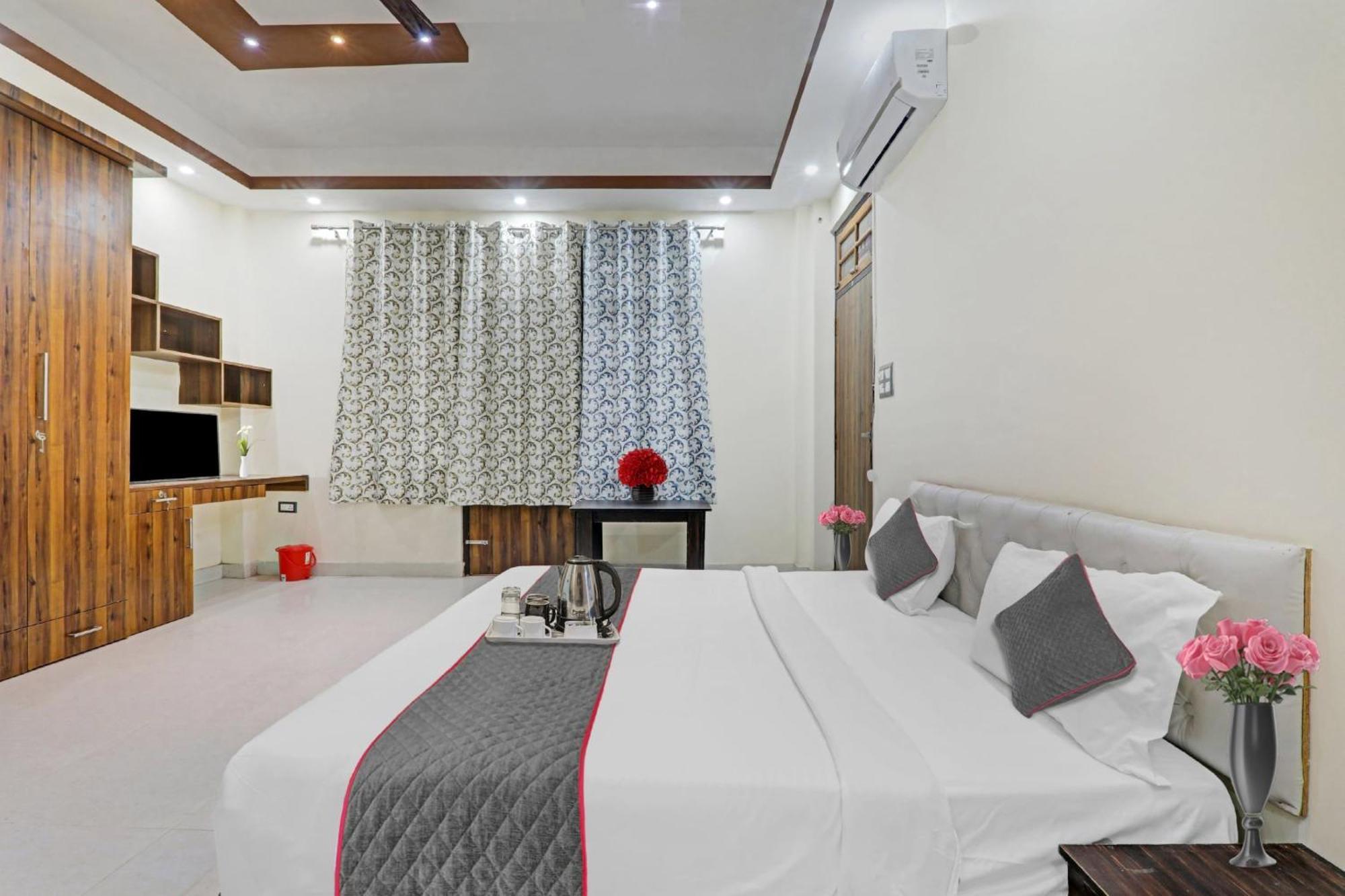 Townhouse Relax Inn Chinhat Экстерьер фото