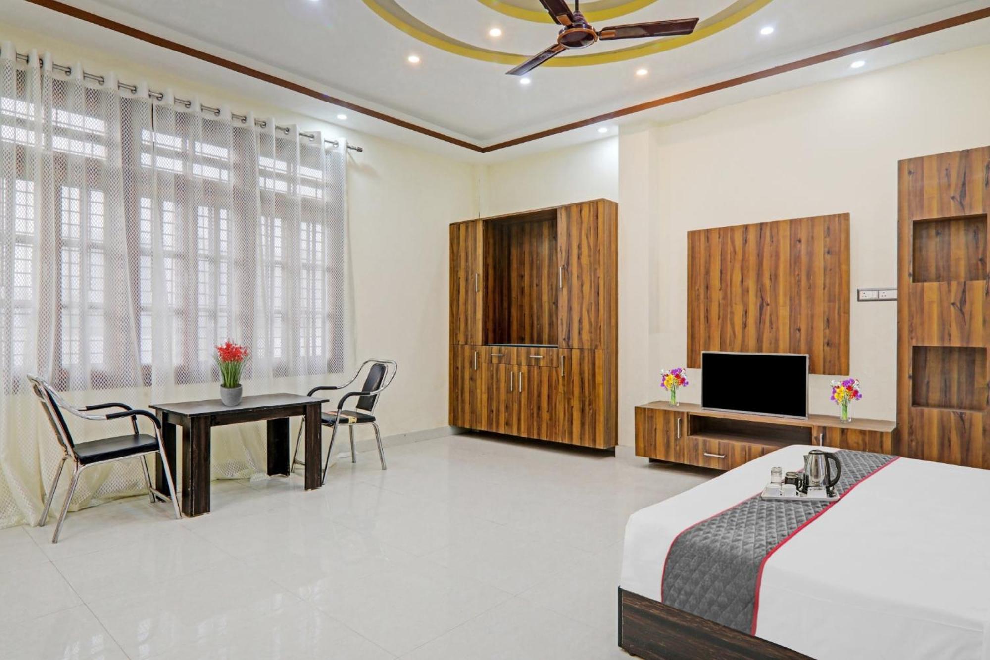 Townhouse Relax Inn Chinhat Экстерьер фото