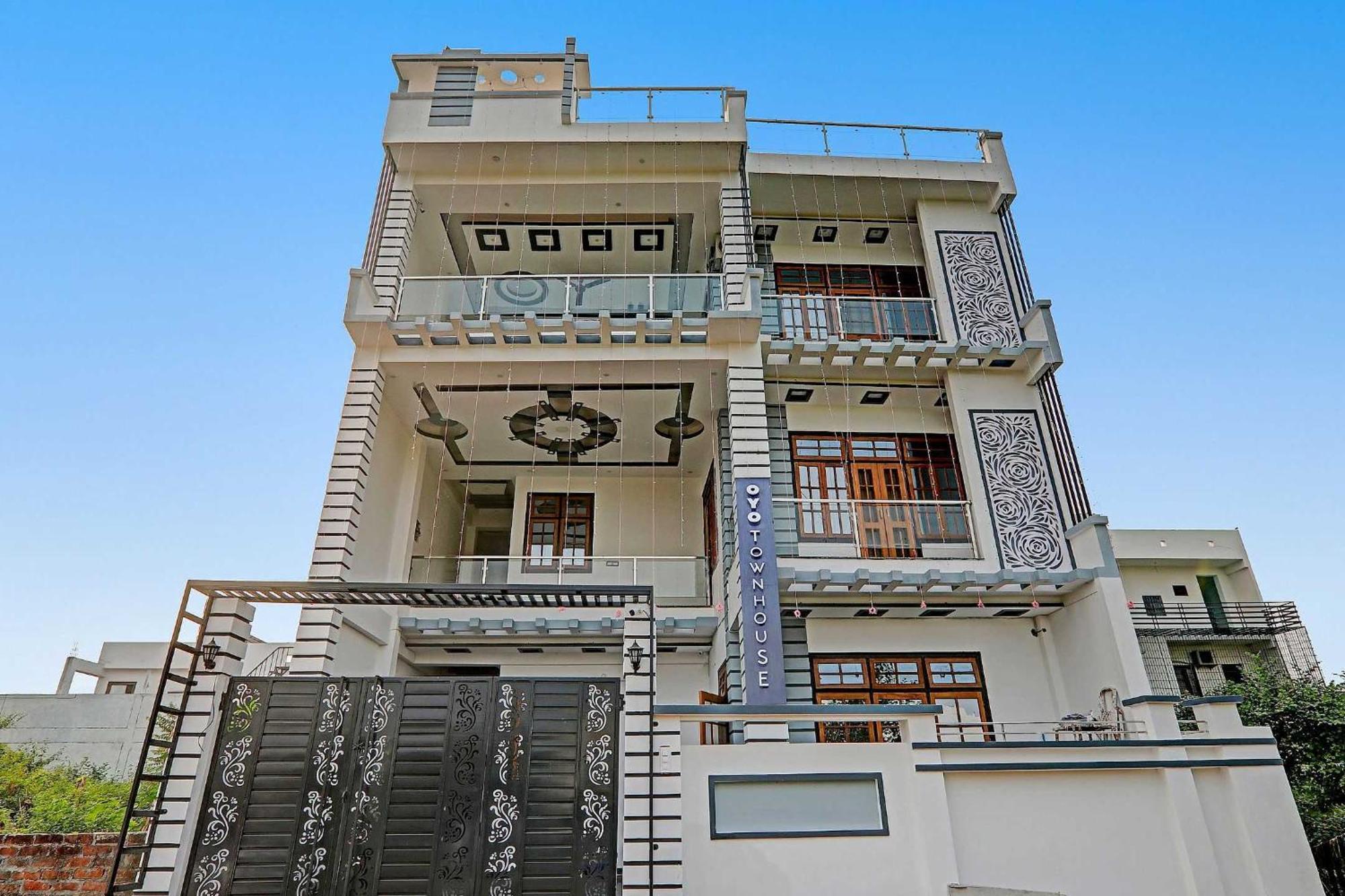 Townhouse Relax Inn Chinhat Экстерьер фото