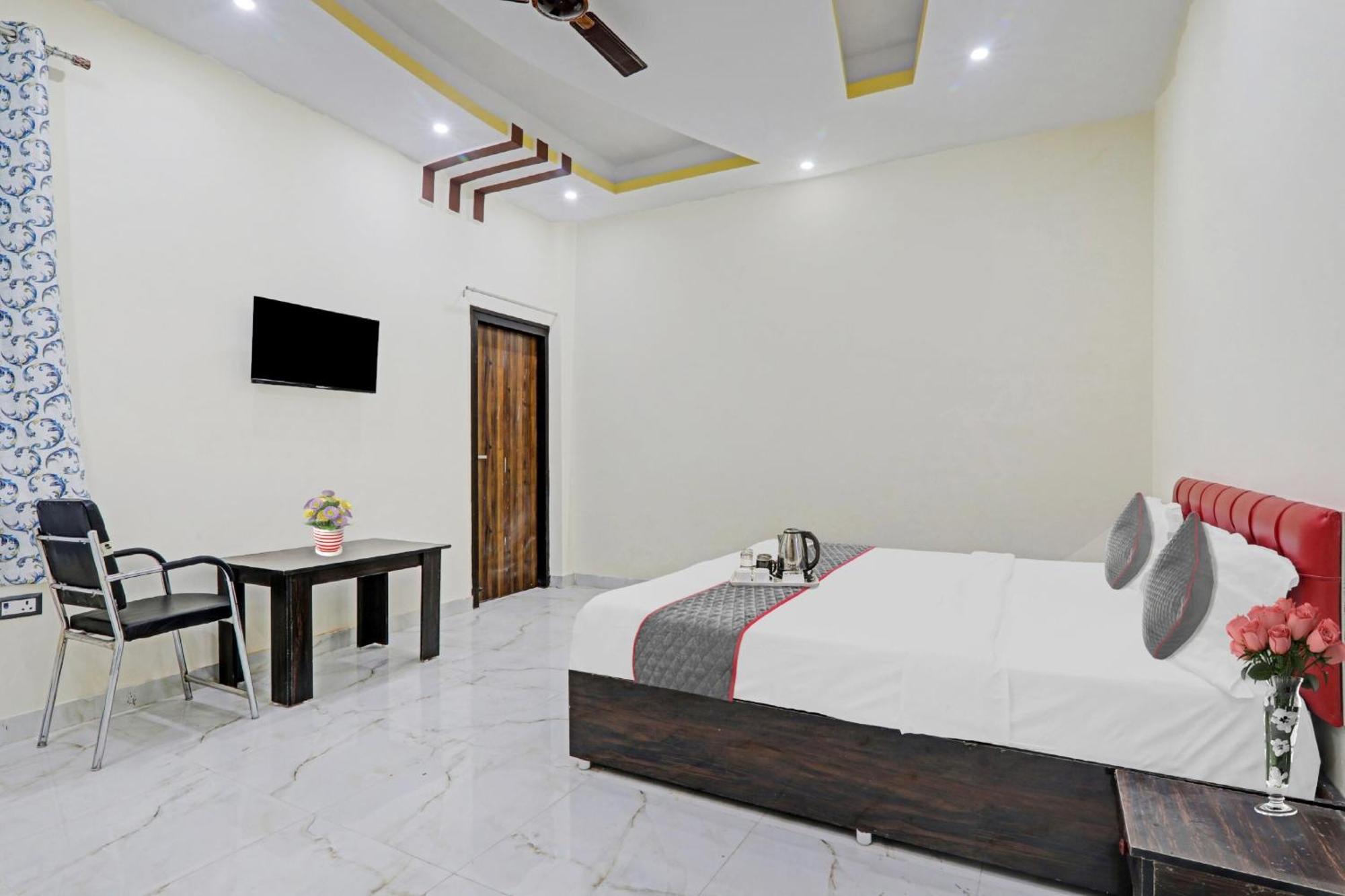 Townhouse Relax Inn Chinhat Экстерьер фото